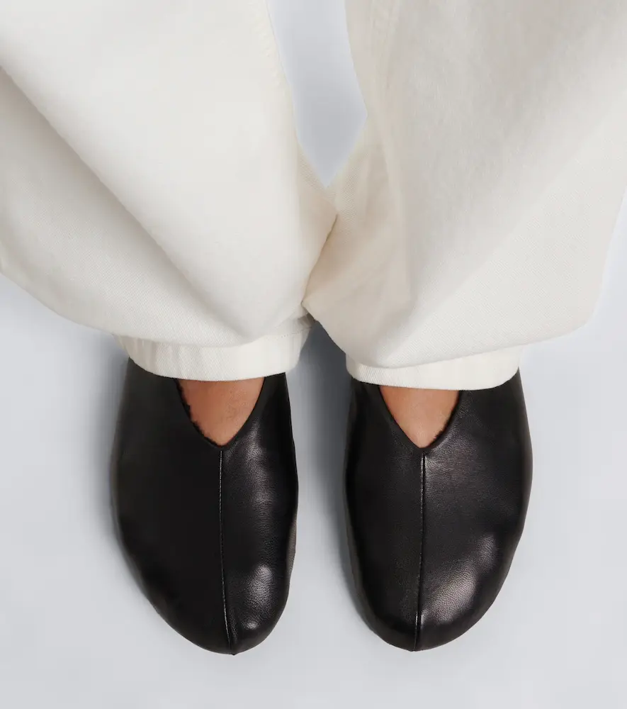 The Row Stella shearling-trimmed leather ballet flats | Thumbnail 6