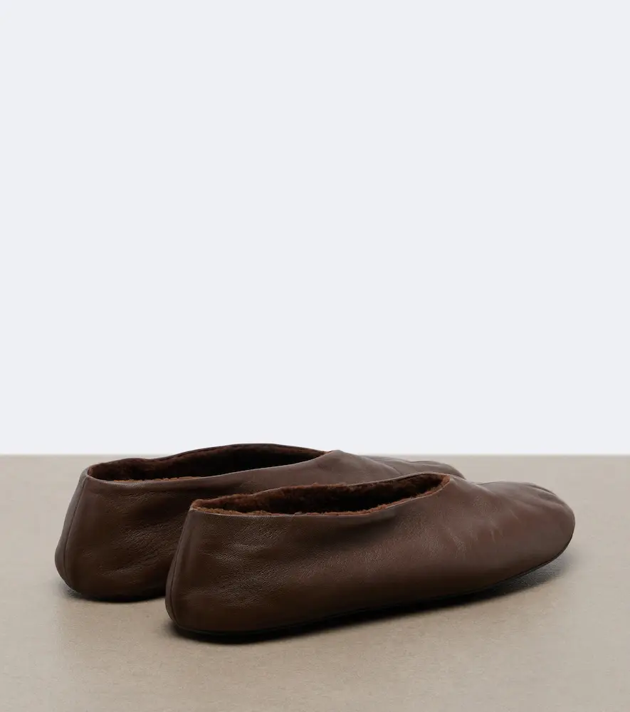 The Row Stella shearling-trimmed leather ballet flats | Thumbnail 2
