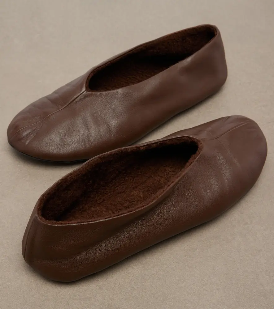The Row Stella shearling-trimmed leather ballet flats | Thumbnail 3