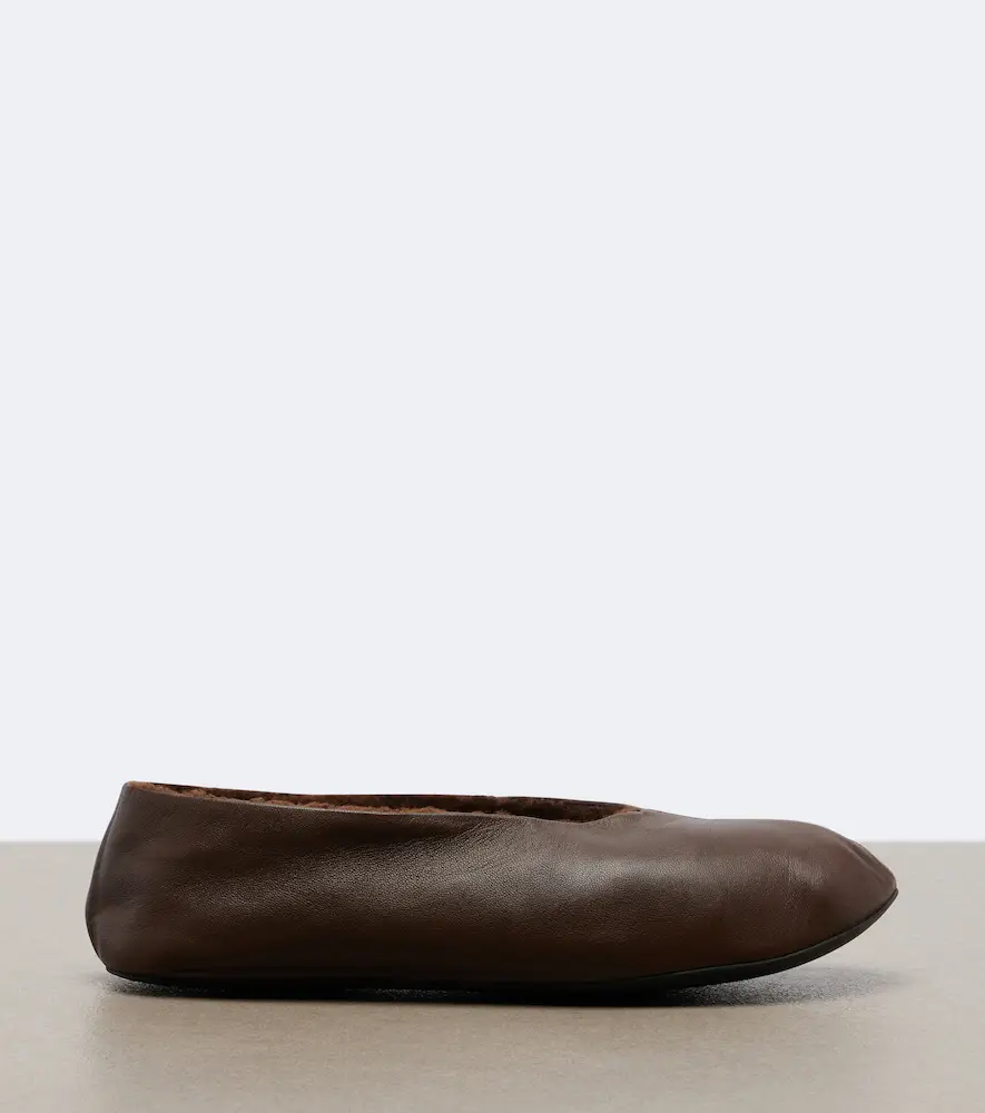 The Row Stella shearling-trimmed leather ballet flats | Thumbnail 4