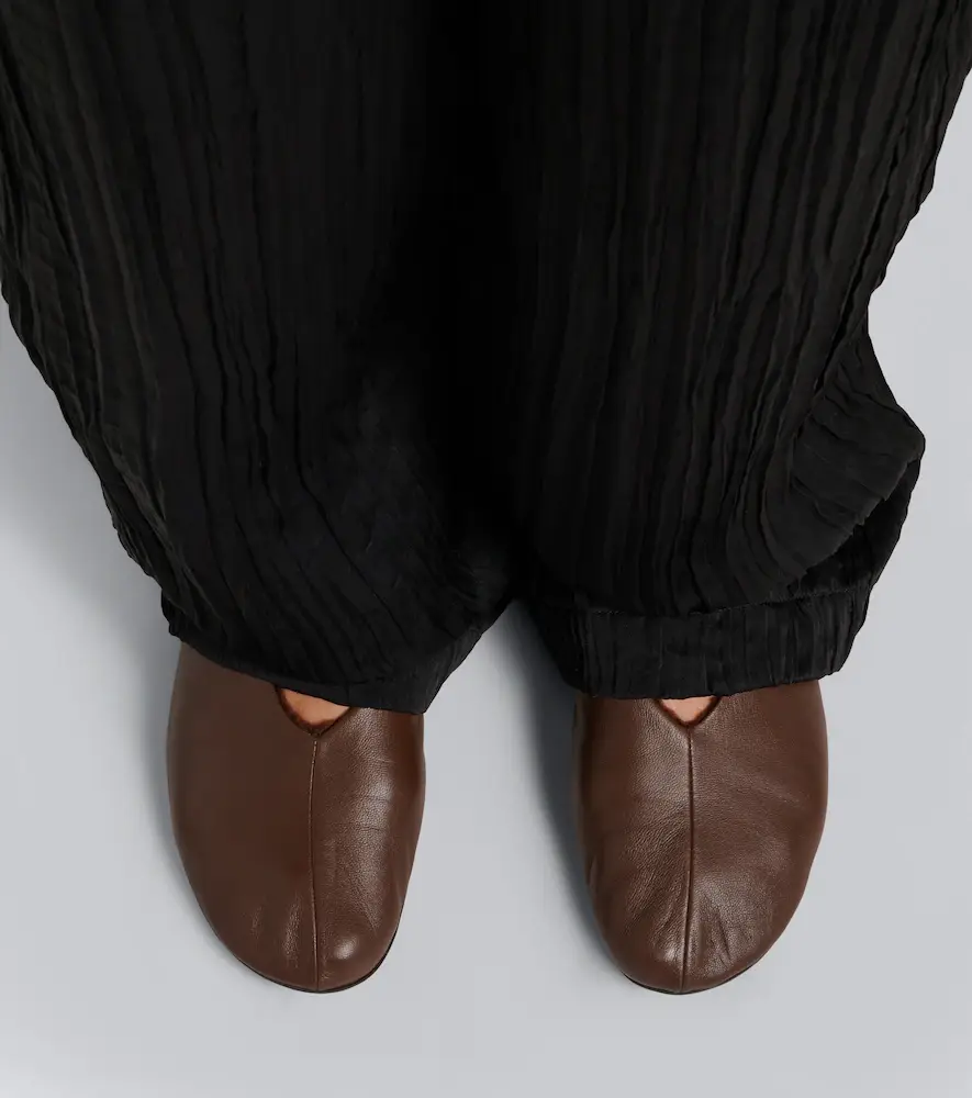 The Row Stella shearling-trimmed leather ballet flats | Thumbnail 6