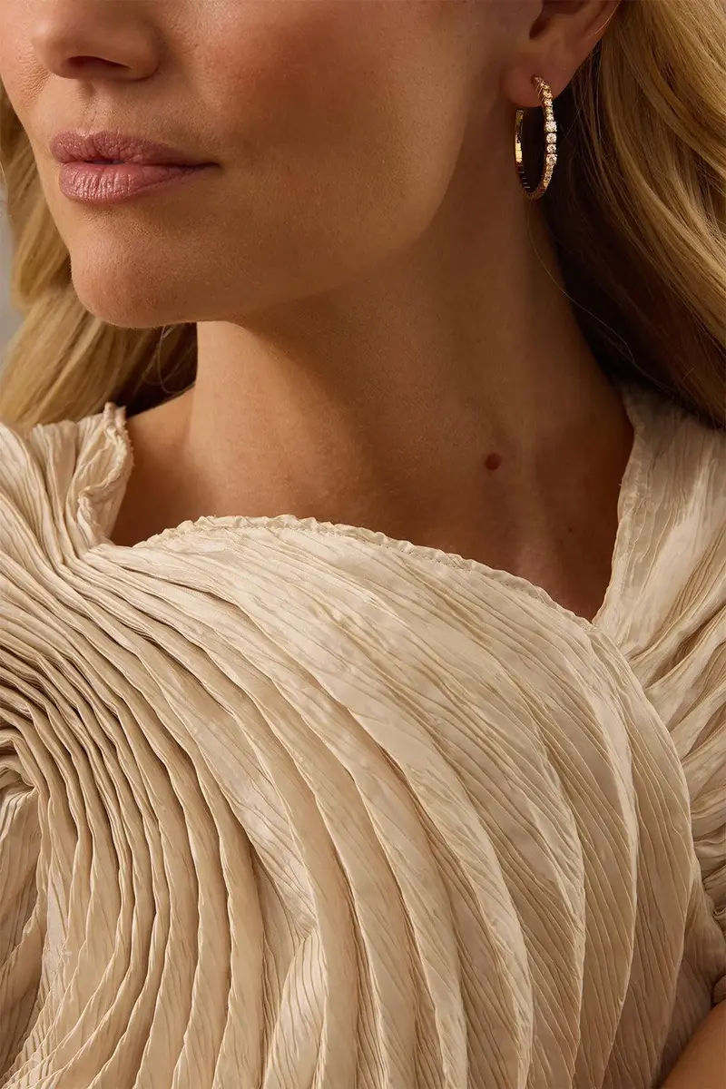SARA WEINSTOCK Diamond Flexion Hoop Earrings | Thumbnail 2