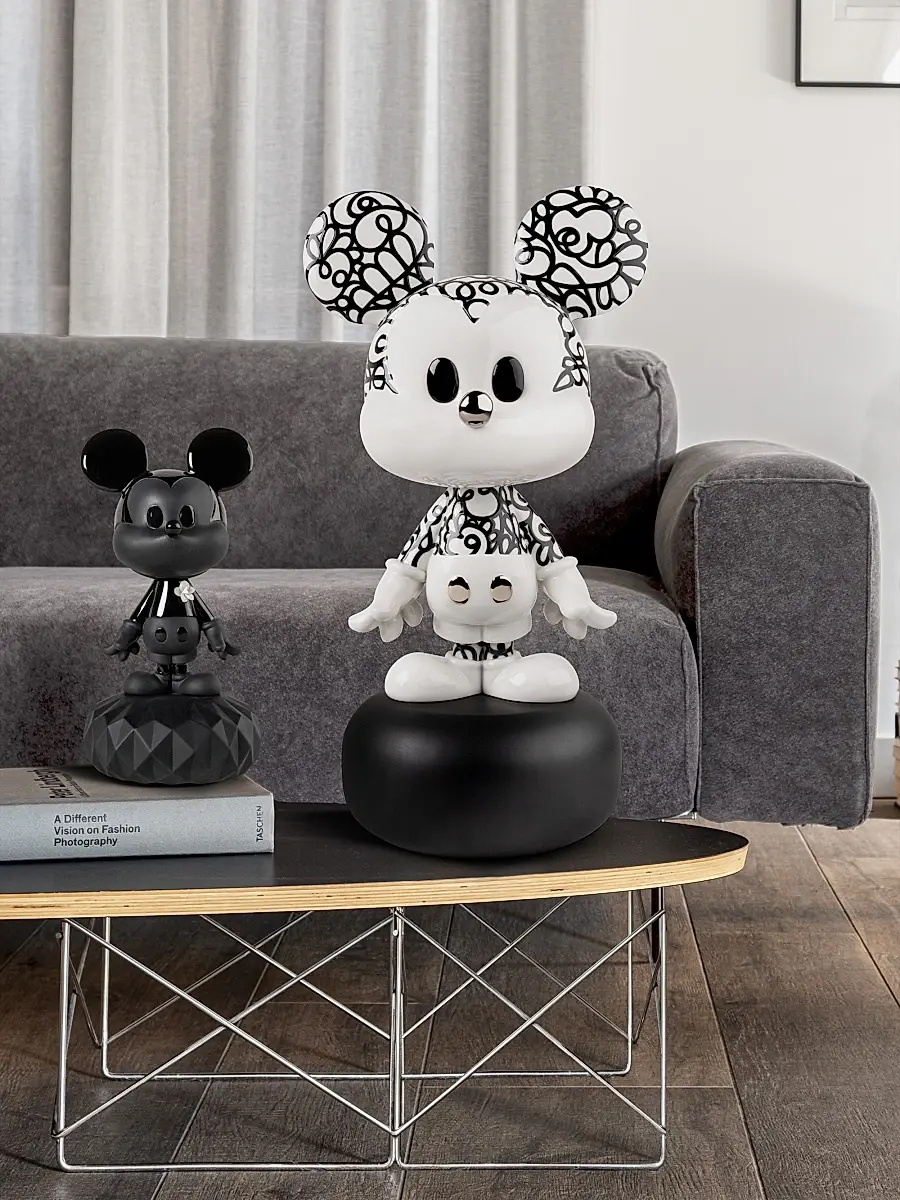 Lladro Doodle Mickey Porcelain Sculpture | Thumbnail 8