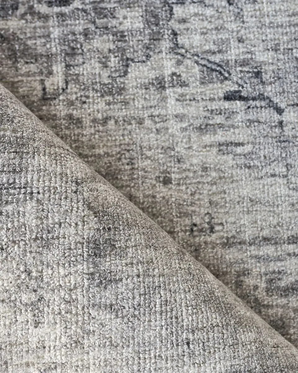 Exquisite Rugs Cambridge Hand-Loomed Gray & Silver Rug | Thumbnail 4 Exquisite Rugs Cambridge Hand-Loomed Gray & Silver Rug | Thumbnail 4
