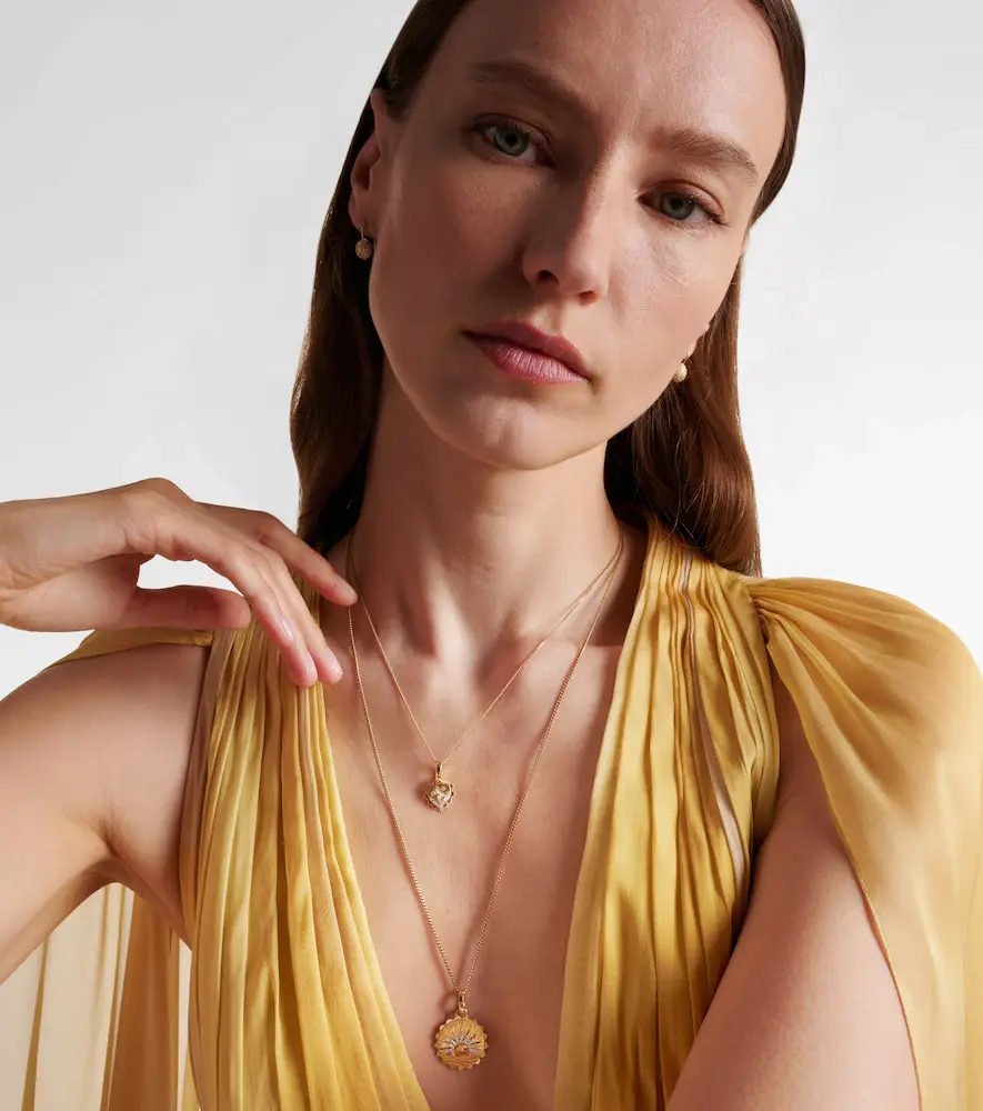 Foundrae New Beginnings - Internal Compass 18kt gold pendant with diamonds | Thumbnail 3 Foundrae New Beginnings - Internal Compass 18kt gold pendant with diamonds | Thumbnail 3