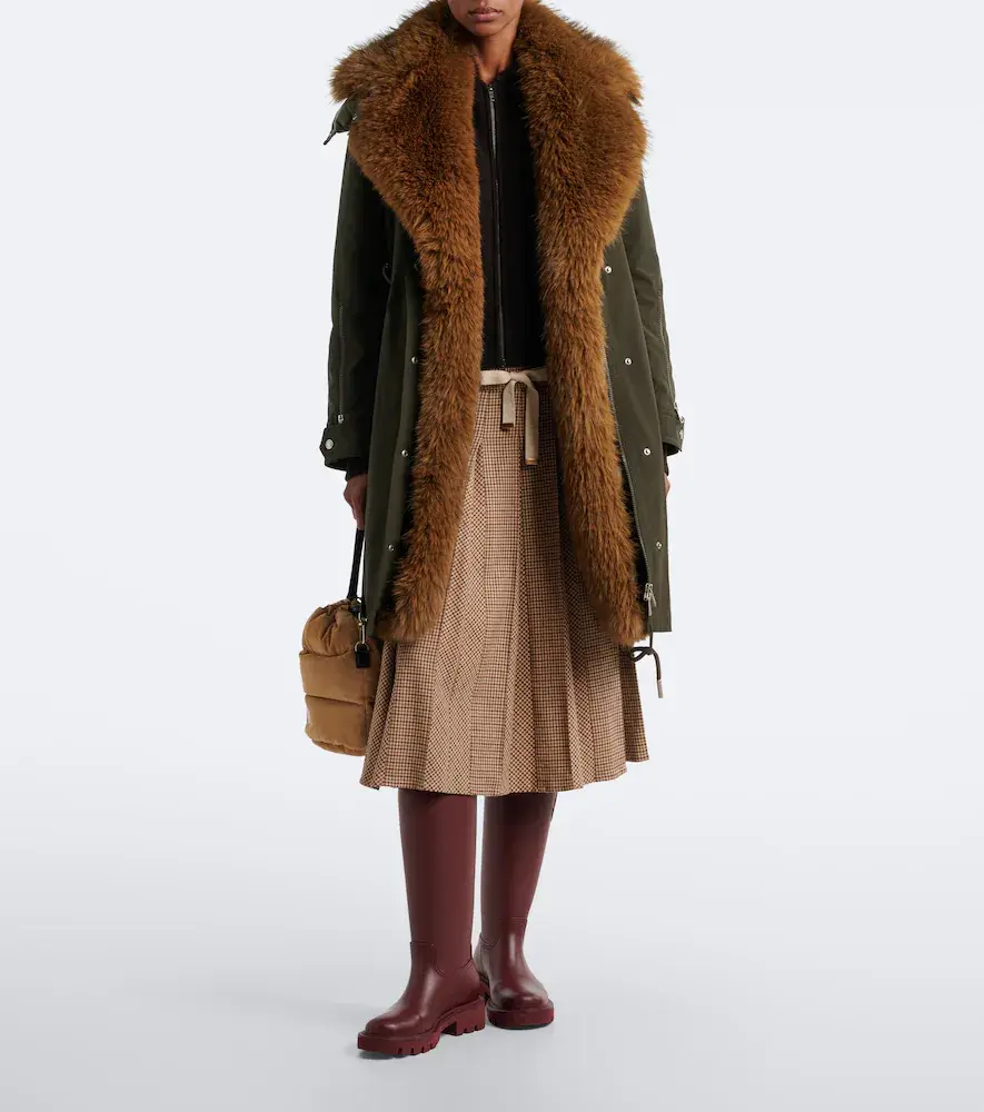 Moncler Caradoc Small suede down bucket bag | Thumbnail 6 Moncler Caradoc Small suede down bucket bag | Thumbnail 6