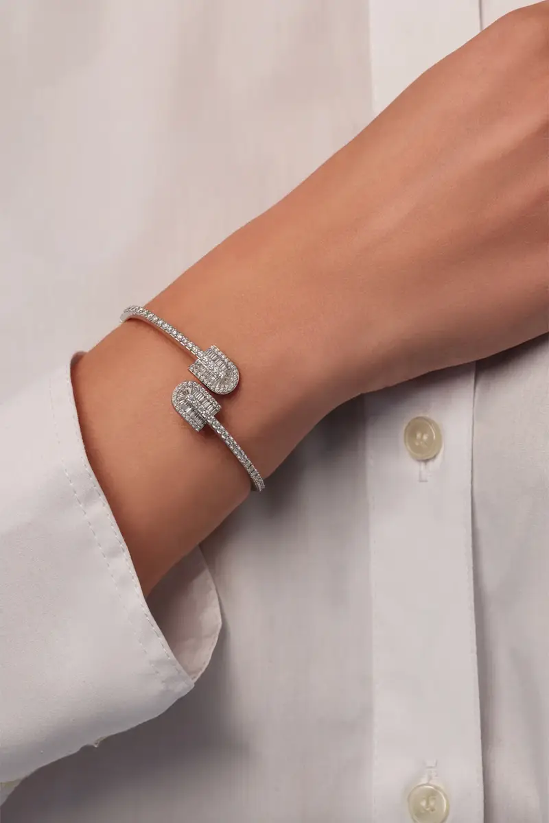 U LOS ANGELES Diamond U Duo Mini Baguette Bangle Bracelet | Thumbnail 2 U LOS ANGELES Diamond U Duo Mini Baguette Bangle Bracelet | Thumbnail 2