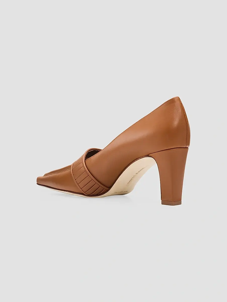 Manolo Blahnik Women's Mindita Leather Pumps | Thumbnail 4