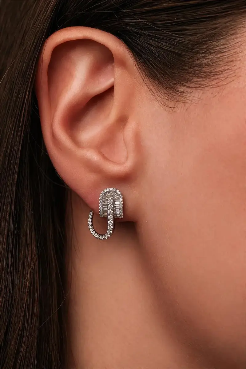 U LOS ANGELES Diamond Baguette U Huggie Hoop Earrings | Thumbnail 2 U LOS ANGELES Diamond Baguette U Huggie Hoop Earrings | Thumbnail 2
