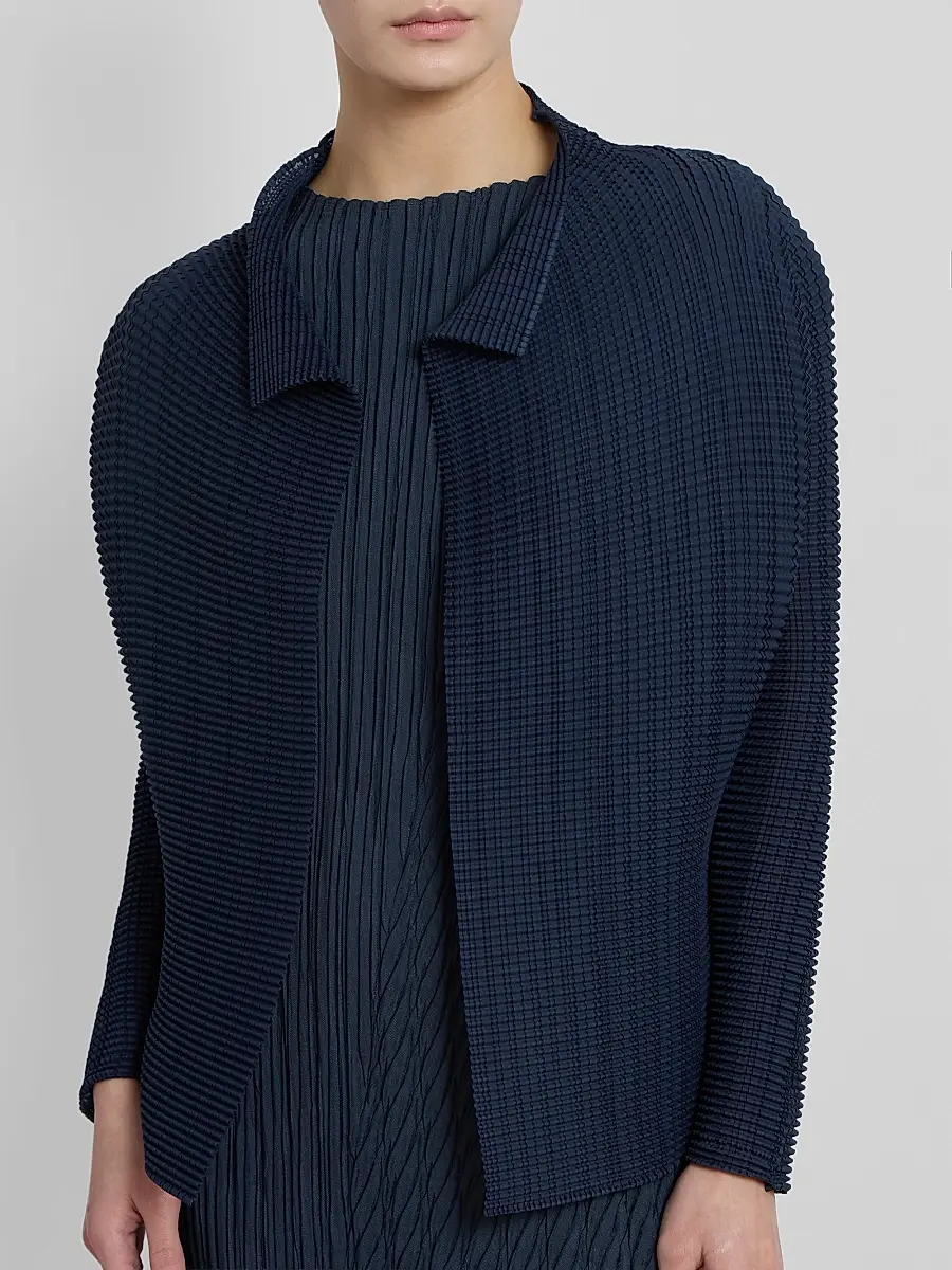 Issey Miyake Women's Wooly Pleats Cardigan | Thumbnail 3