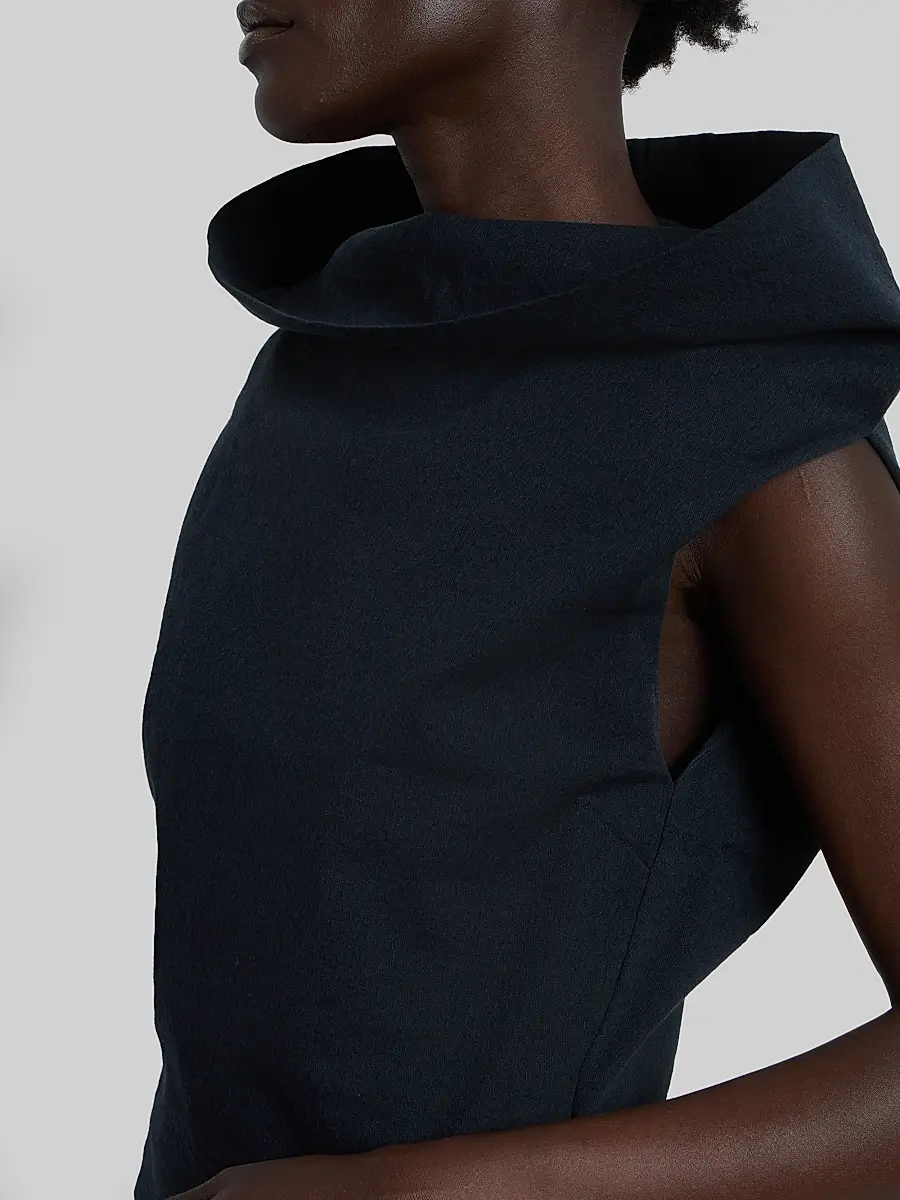 Issey Miyake Women's Allow Funnel Neck Shirt | Thumbnail 4