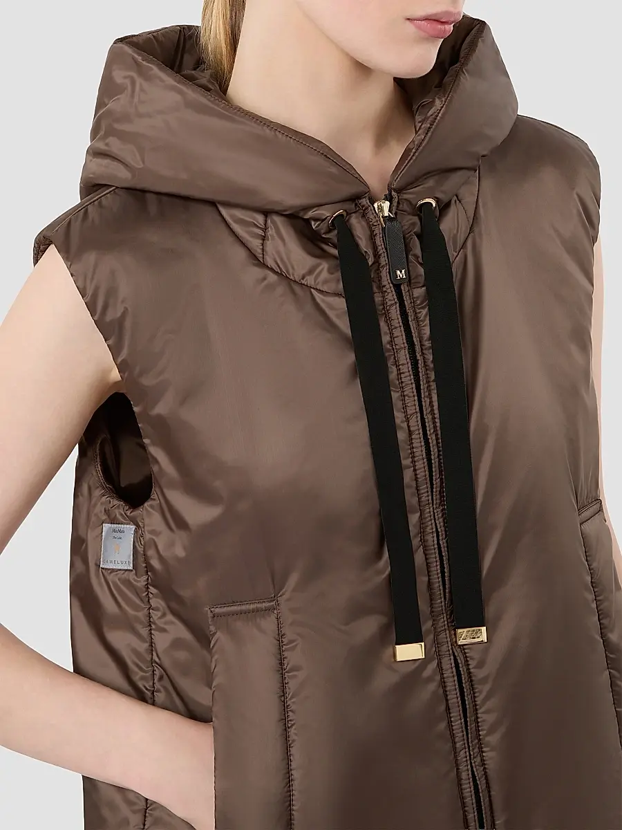 Max Mara Women's Padded Hooded Gilet in Water Repellent Canvas | Thumbnail 5 Max Mara Women's Padded Hooded Gilet in Water Repellent Canvas | Thumbnail 5