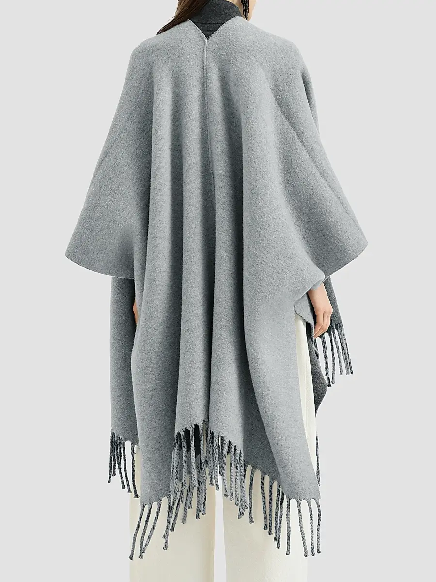 Brunello Cucinelli Women's Wool and Cashmere Double Knit Reversible Poncho | Thumbnail 3 Brunello Cucinelli Women's Wool and Cashmere Double Knit Reversible Poncho | Thumbnail 3