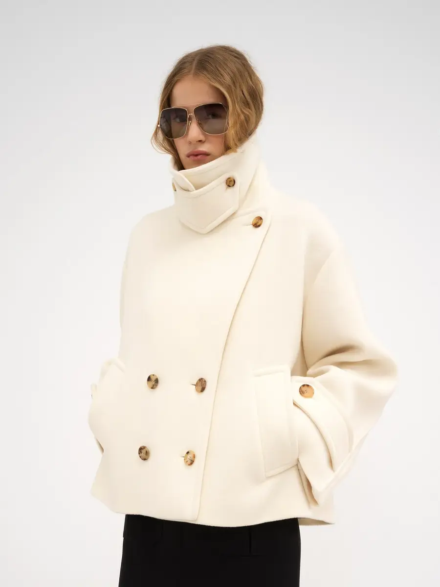 Chloé Oversized short coat in wool | Thumbnail 4