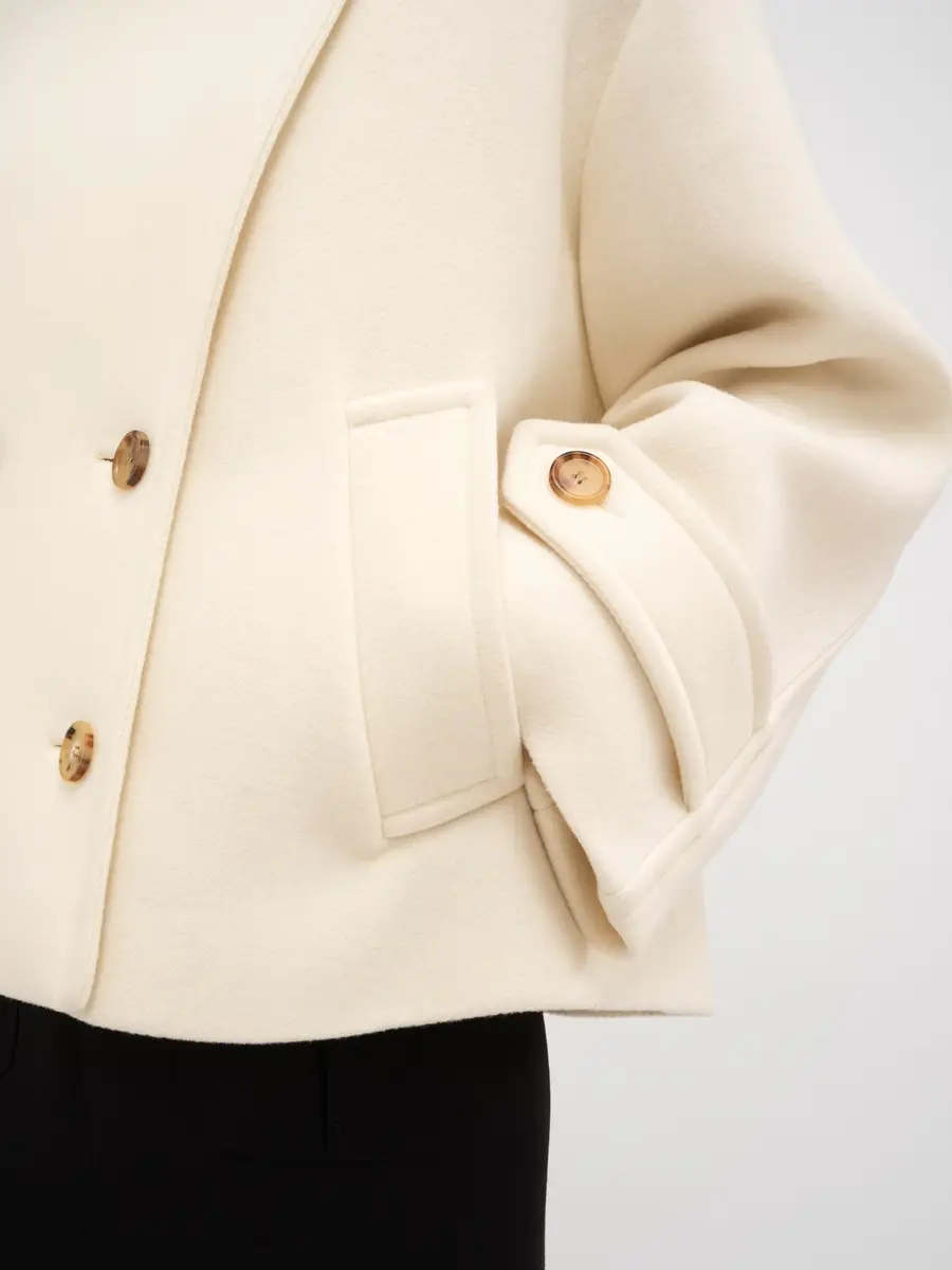 Chloé Oversized short coat in wool | Thumbnail 7