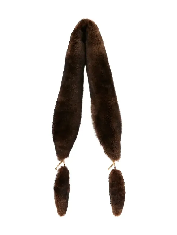 The Chloé Chain Tails scarf in shearling