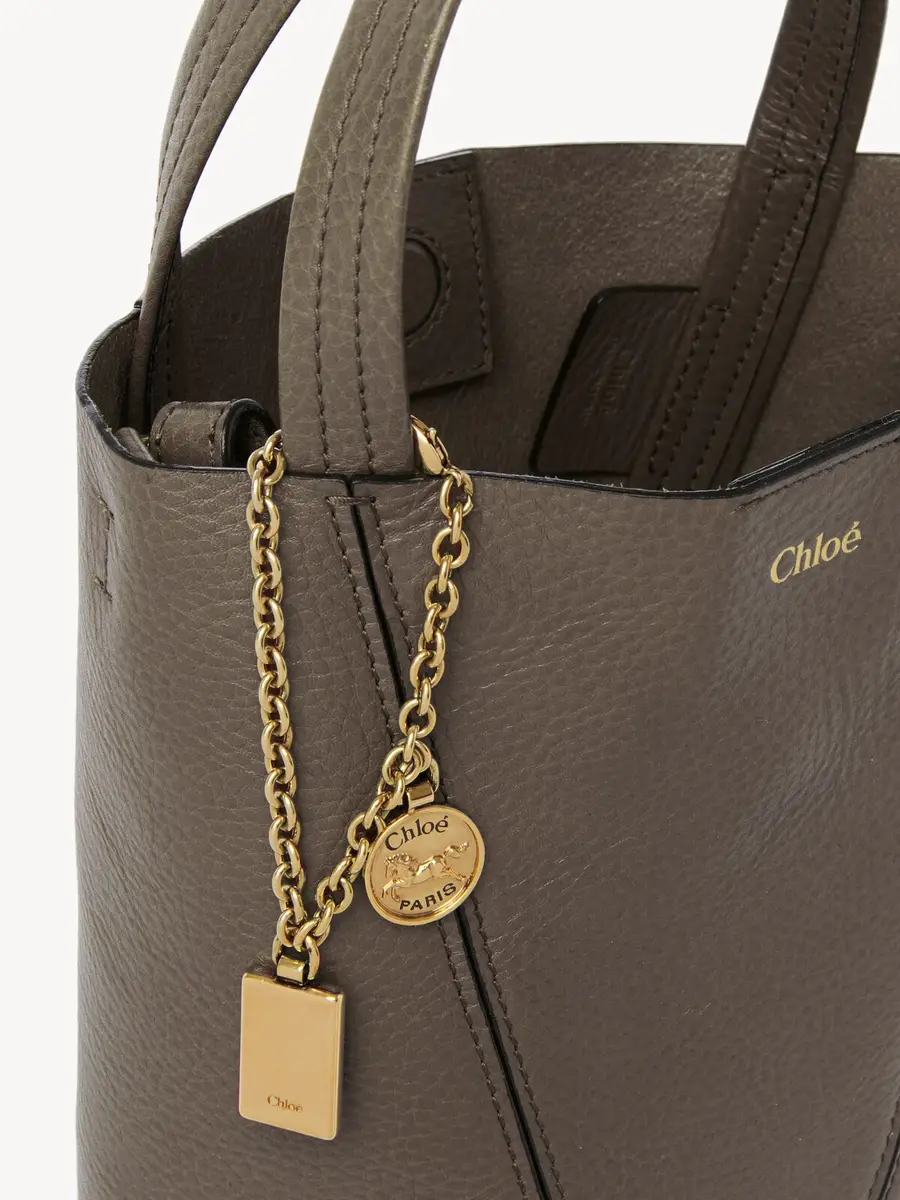 Chloé Small Chloé Spin tote bag in grained leather | Thumbnail 6