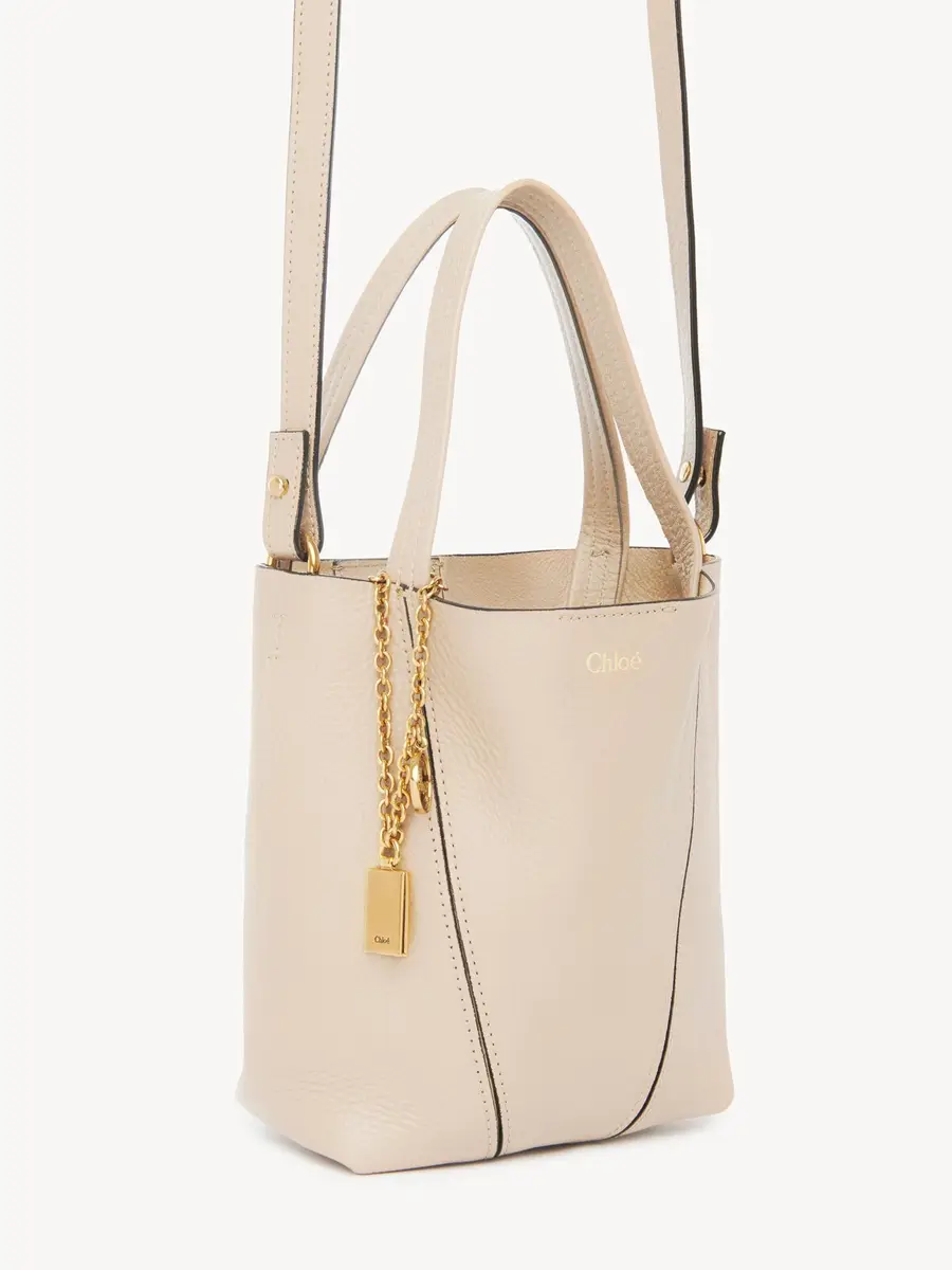 Chloé Small Chloé Spin tote bag in grained leather | Thumbnail 4 Chloé Small Chloé Spin tote bag in grained leather | Thumbnail 4
