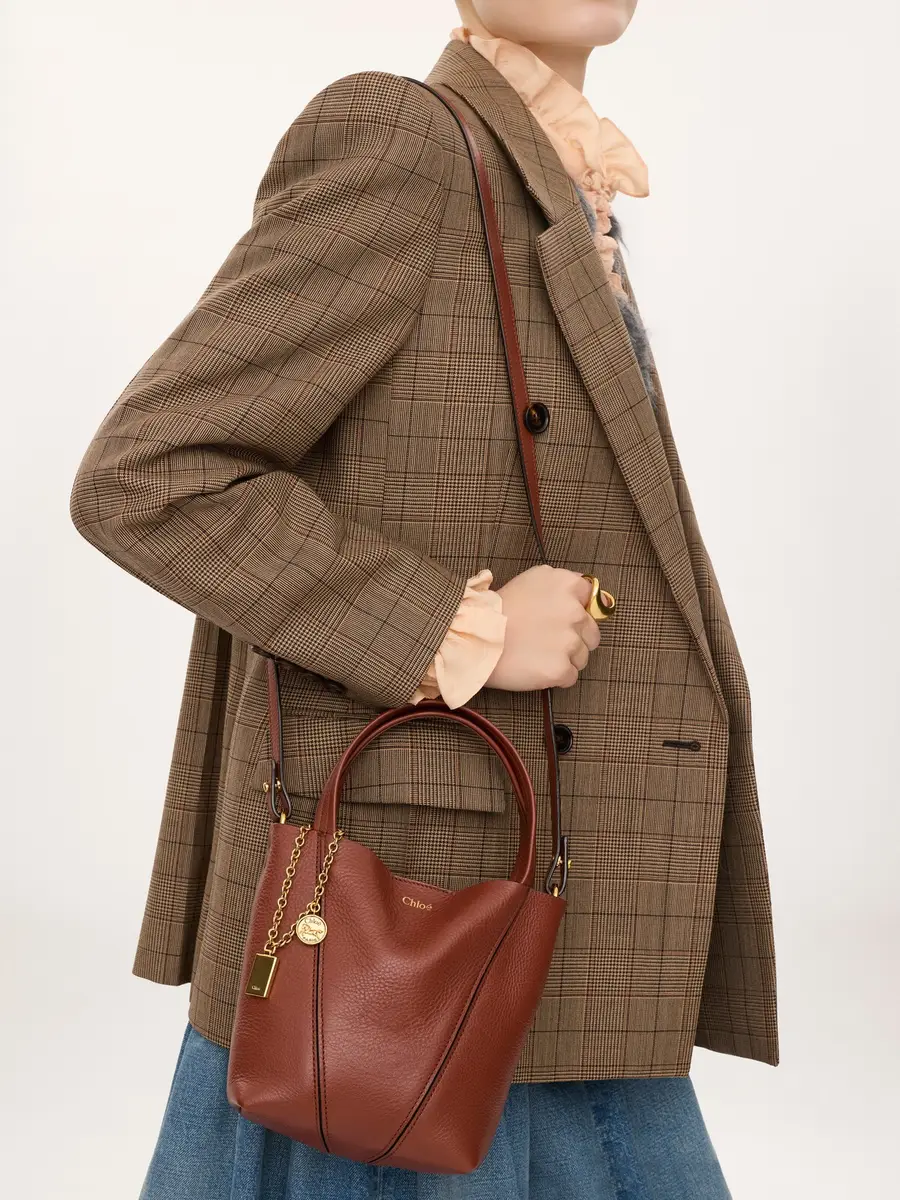 Chloé Small Chloé Spin tote bag in grained leather | Thumbnail 3