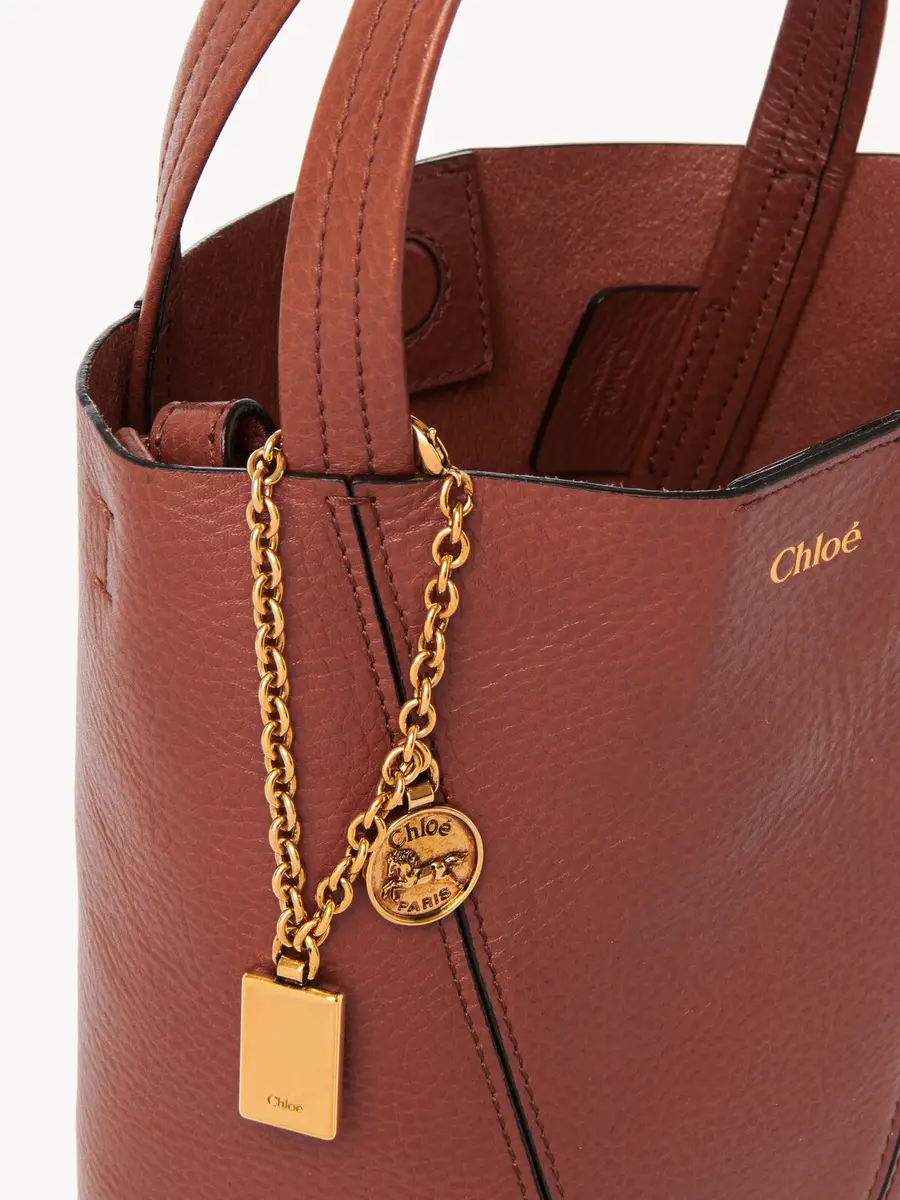 Chloé Small Chloé Spin tote bag in grained leather | Thumbnail 6
