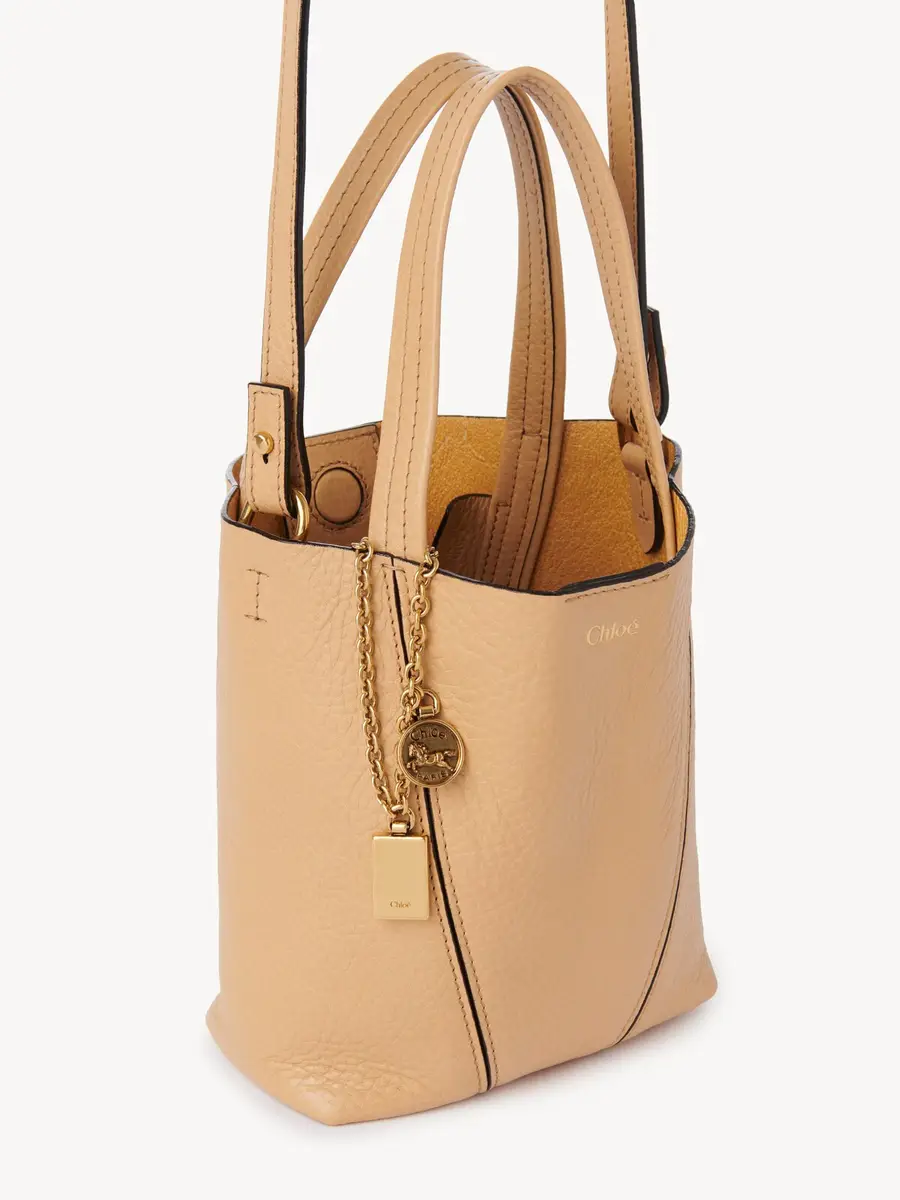 Chloé Small Chloé Spin tote bag in grained leather | Thumbnail 6