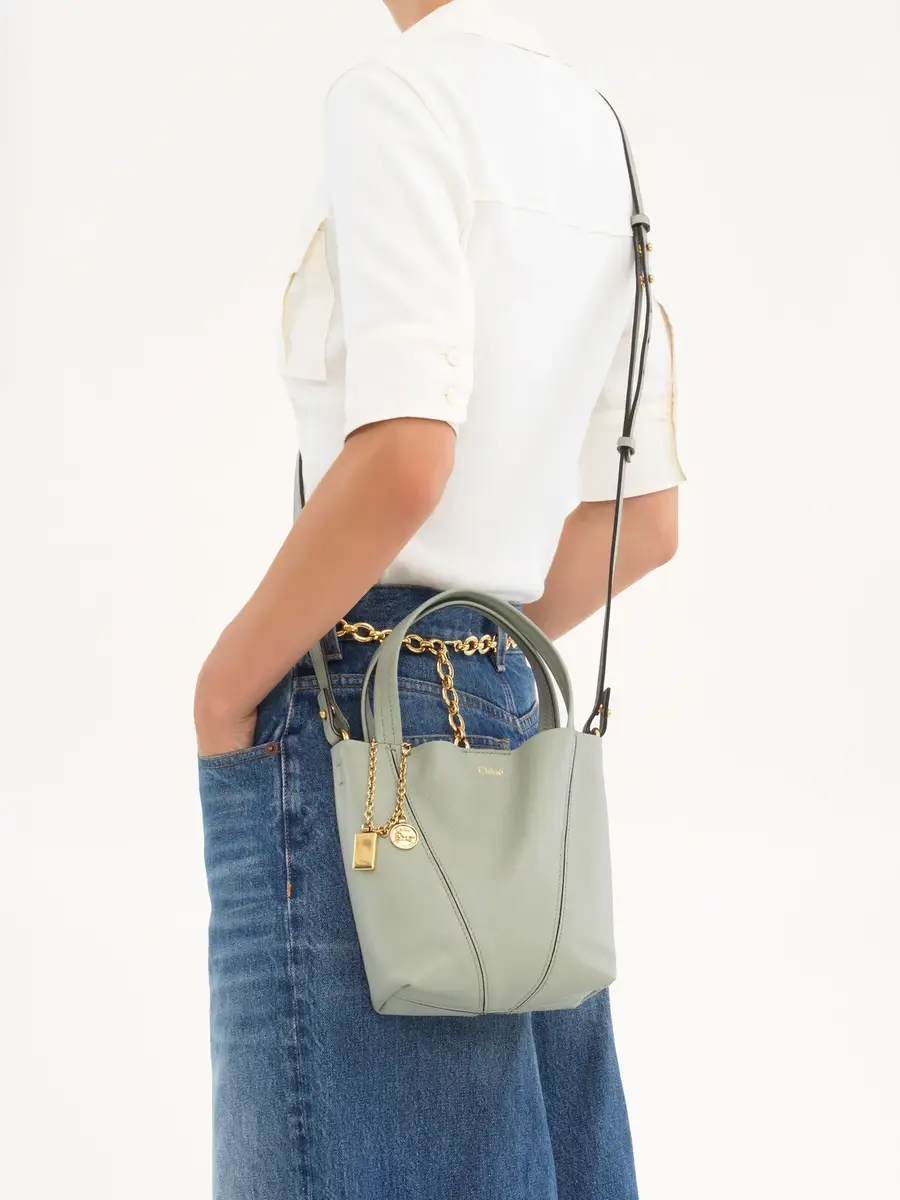 Chloé Small Chloé Spin tote bag in grained leather | Thumbnail 3