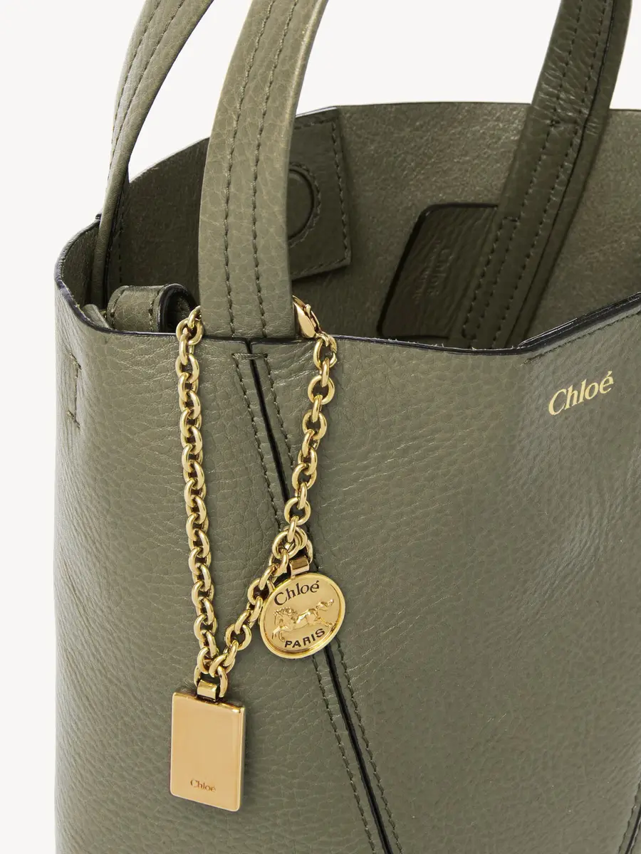 Chloé Small Chloé Spin tote bag in grained leather | Thumbnail 6