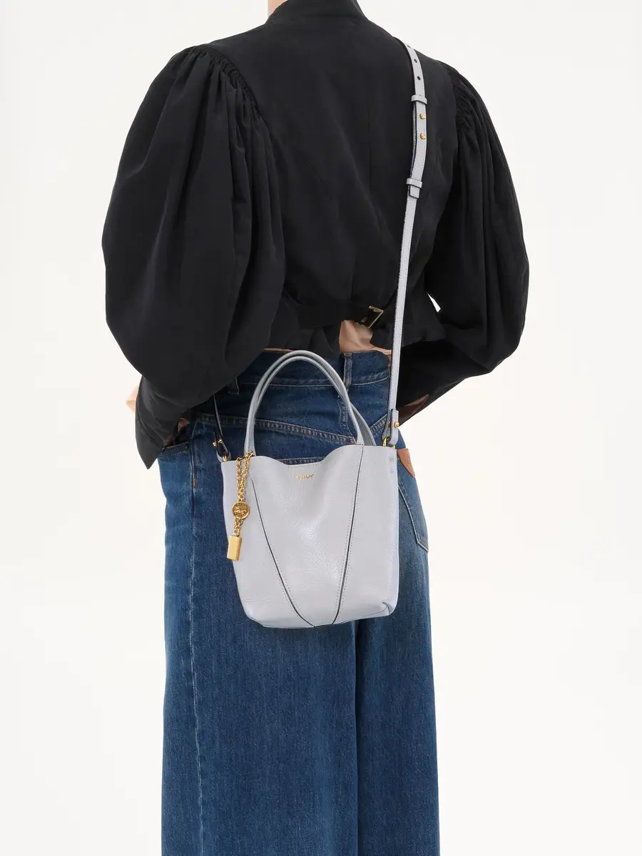 Chloé Small Chloé Spin tote bag in grained leather | Thumbnail 3