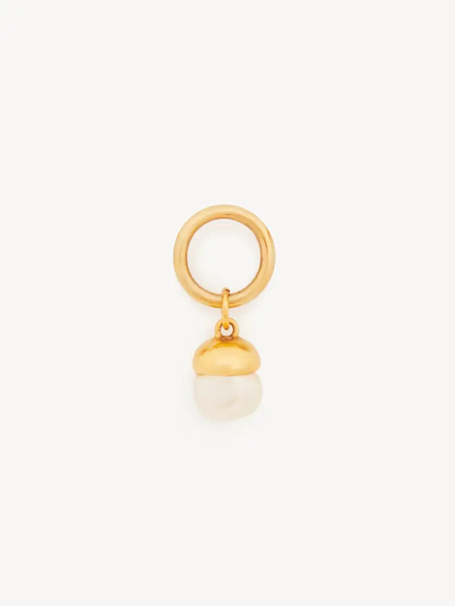 Chloé Alphabet pearl charm in pearl & brass | Thumbnail 2 Chloé Alphabet pearl charm in pearl & brass | Thumbnail 2