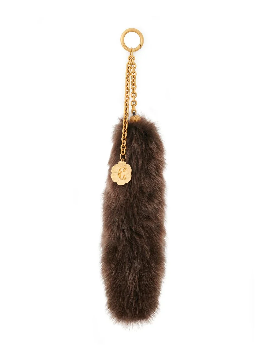 The Treasure Tails charm in shearling The Treasure Tails charm in shearling