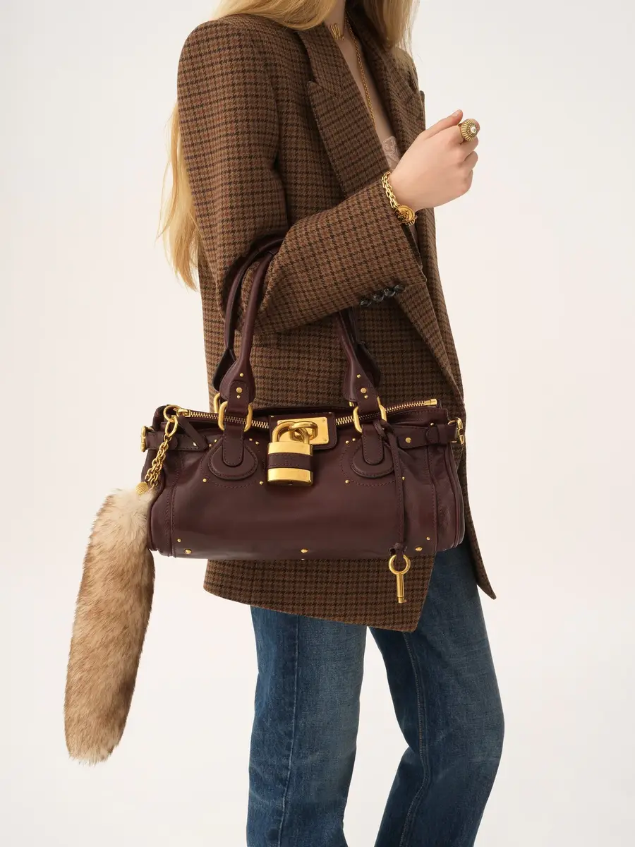 Chloé The Treasure Tails charm in shearling | Thumbnail 3