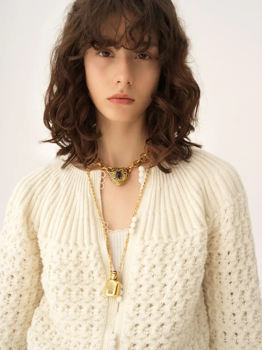 Chloé Round-neck cardigan in a wool & cashmere knit | Thumbnail 7