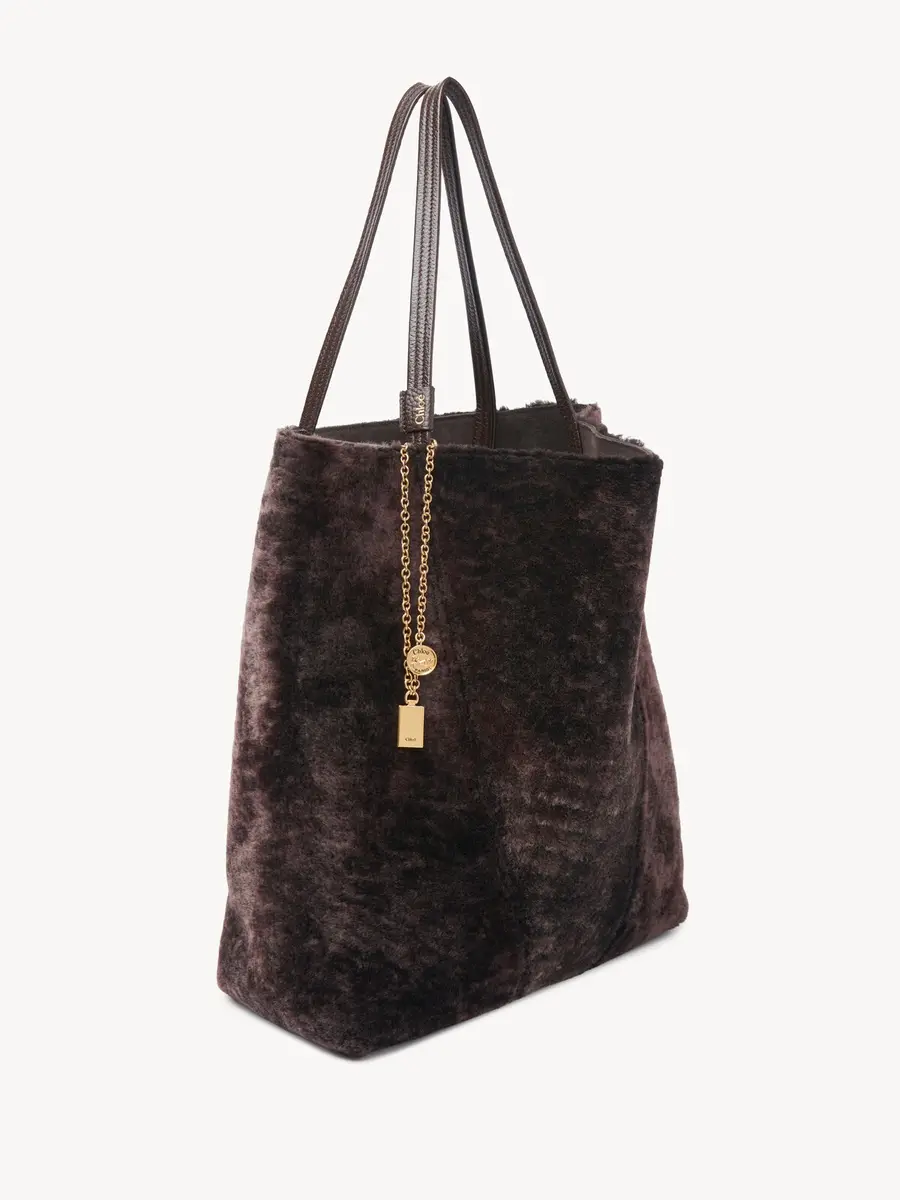 Chloé Large Chloé Spin tote bag in shearling | Thumbnail 3 Chloé Large Chloé Spin tote bag in shearling | Thumbnail 3