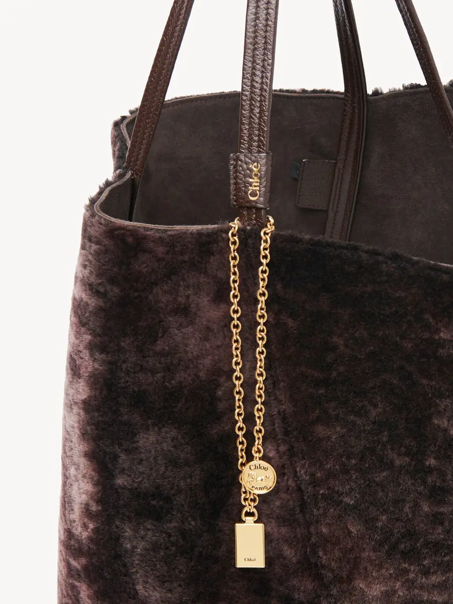 Chloé Large Chloé Spin tote bag in shearling | Thumbnail 5 Chloé Large Chloé Spin tote bag in shearling | Thumbnail 5