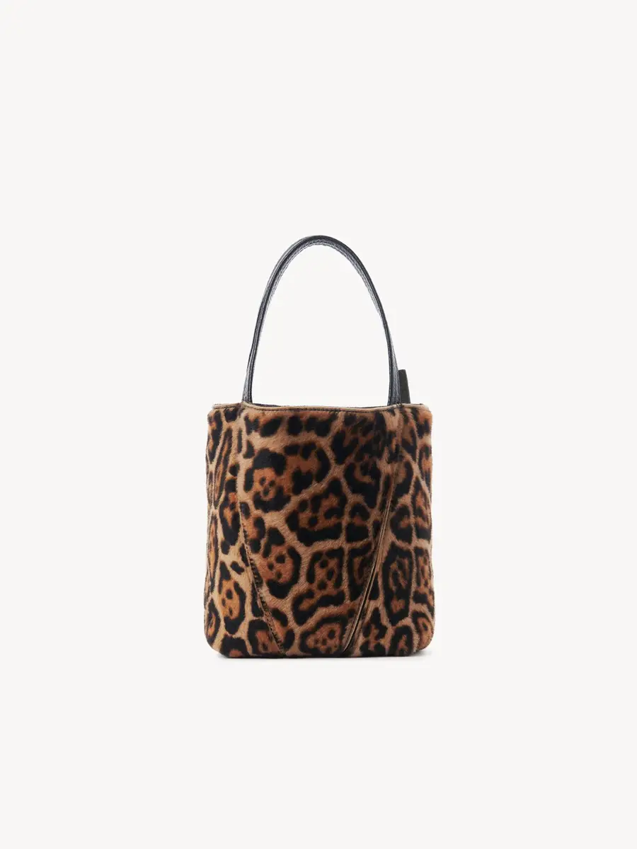 Chloé Small Chloé Spin tote bag in leopard-print shearling | Thumbnail 4