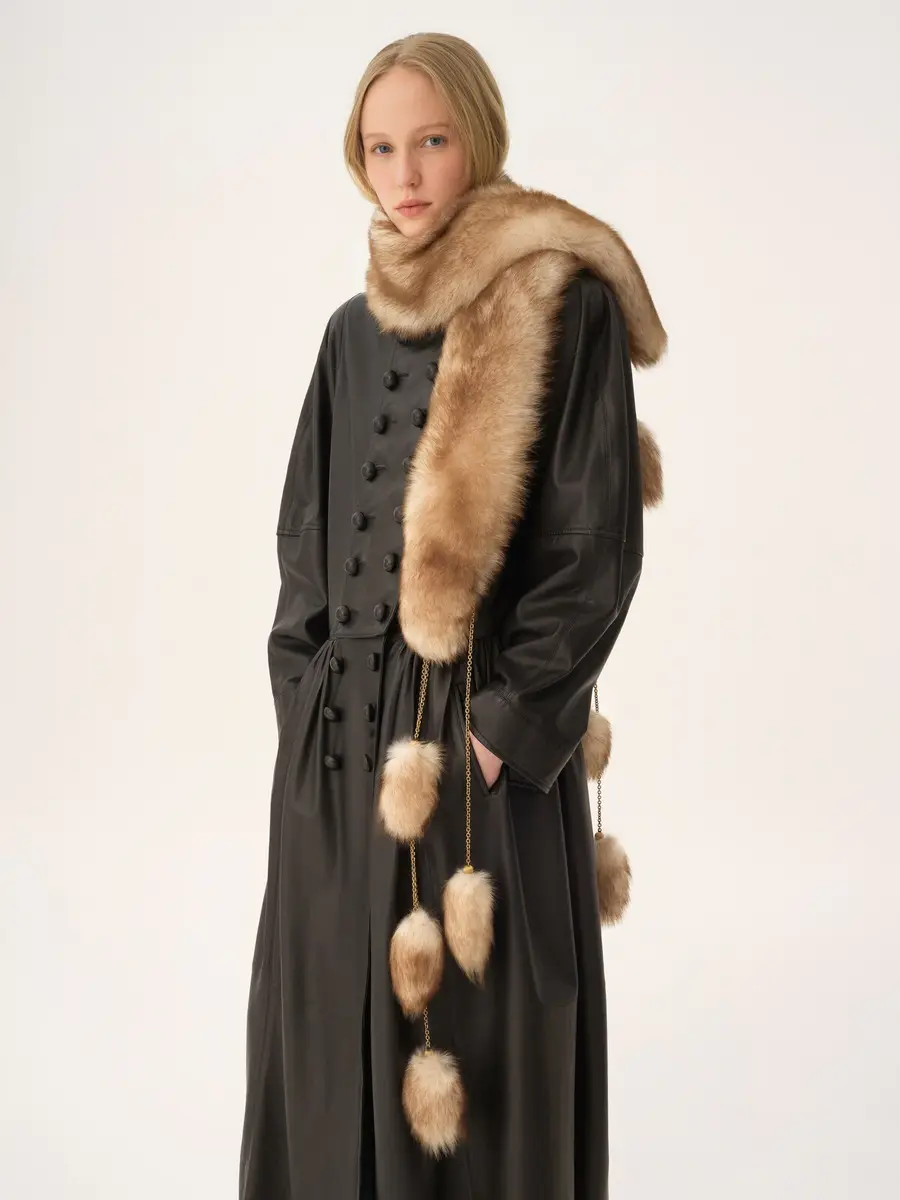 Chloé The Treasure Tails scarf in shearling | Thumbnail 2 Chloé The Treasure Tails scarf in shearling | Thumbnail 2