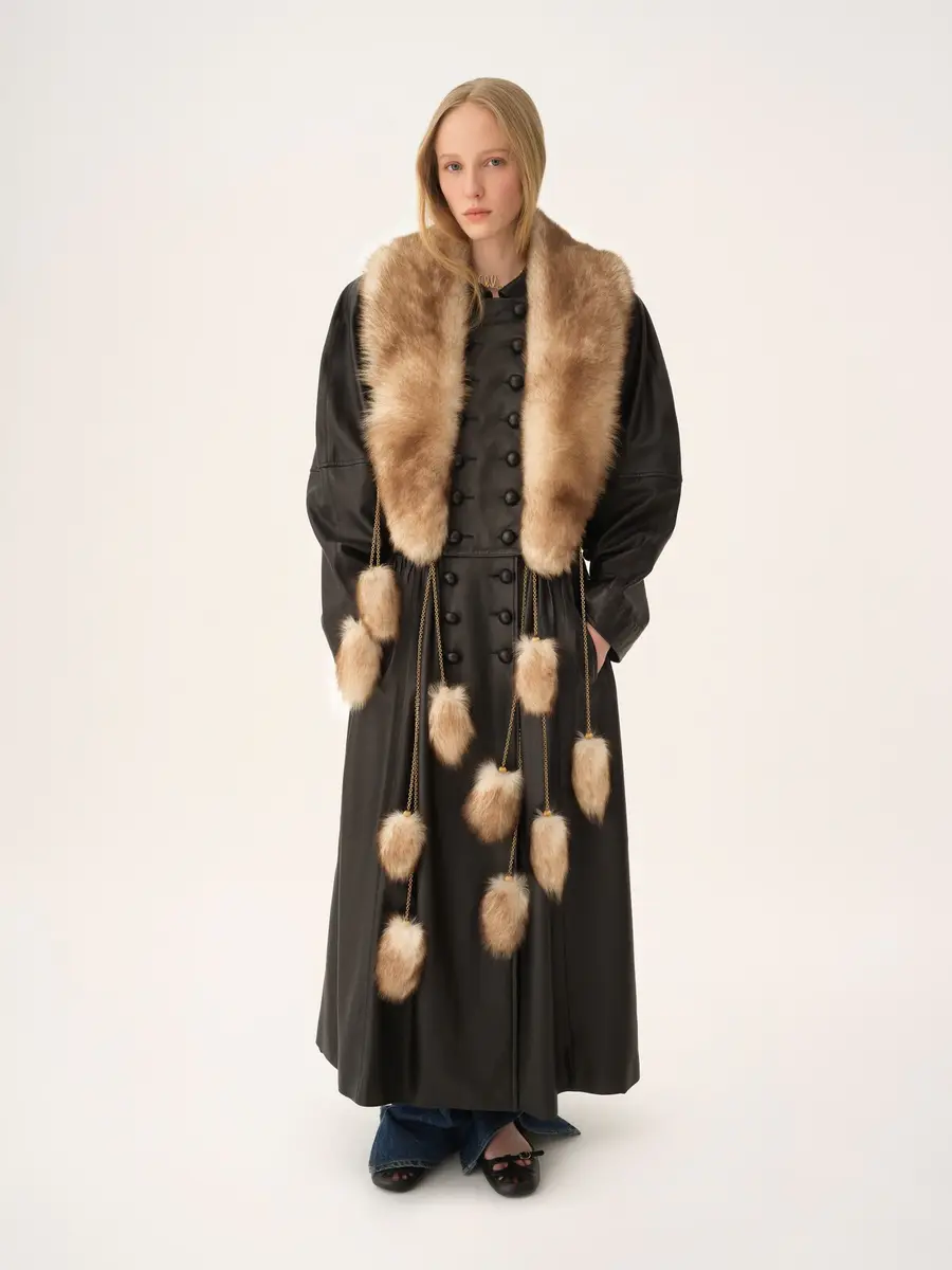Chloé The Treasure Tails scarf in shearling | Thumbnail 4 Chloé The Treasure Tails scarf in shearling | Thumbnail 4