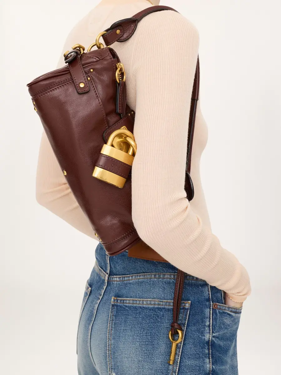 Chloé Small Paddington bag with strap in grained leather | Thumbnail 4