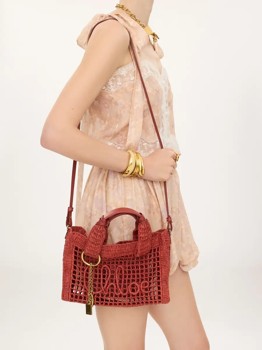 Chloé Small Summer Banana east-west tote bag with strap in raffia | Thumbnail 3 Chloé Small Summer Banana east-west tote bag with strap in raffia | Thumbnail 3