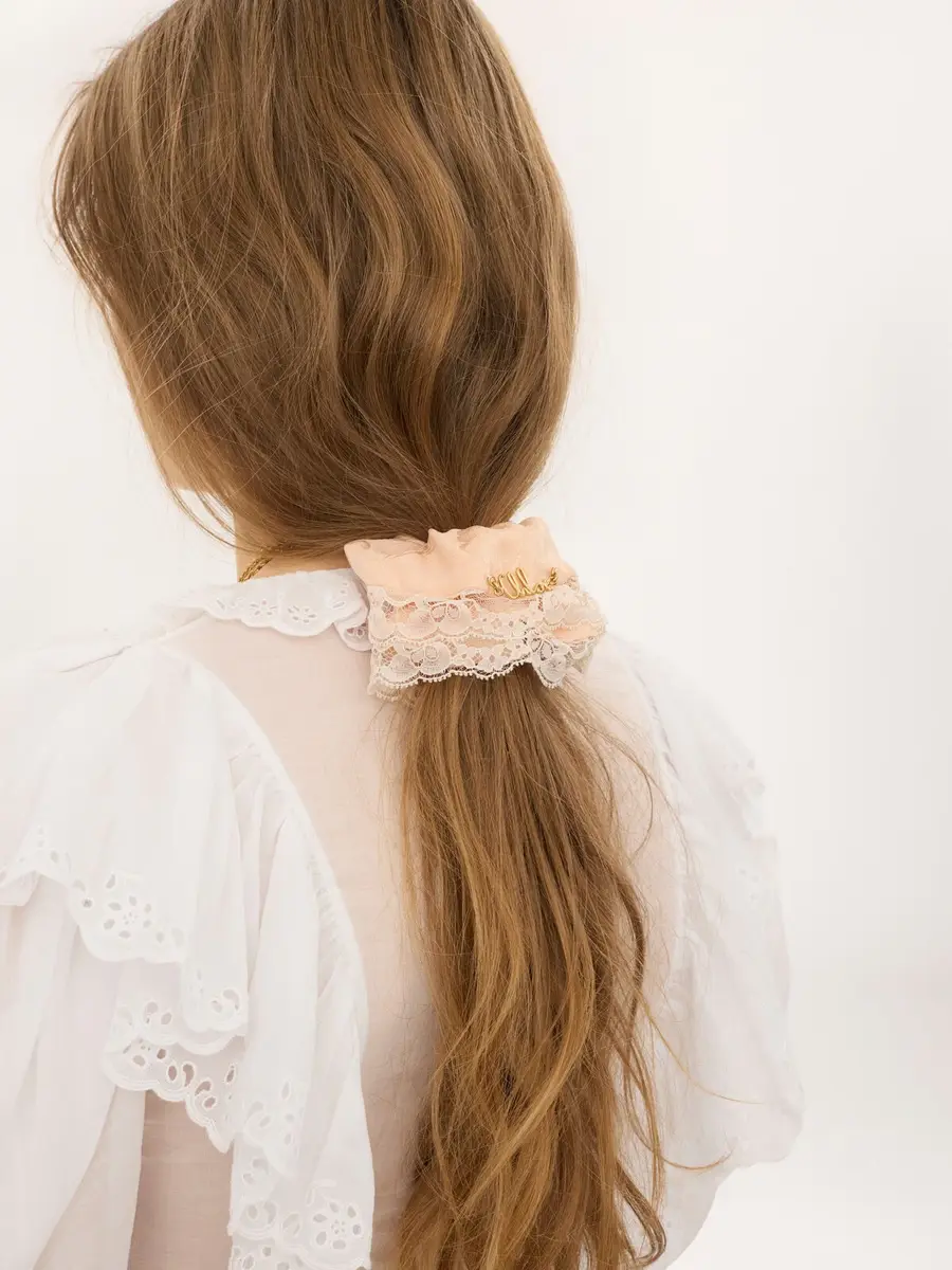 Chloé The Chloé Poetic scrunchie in silk & lace | Thumbnail 3 Chloé The Chloé Poetic scrunchie in silk & lace | Thumbnail 3
