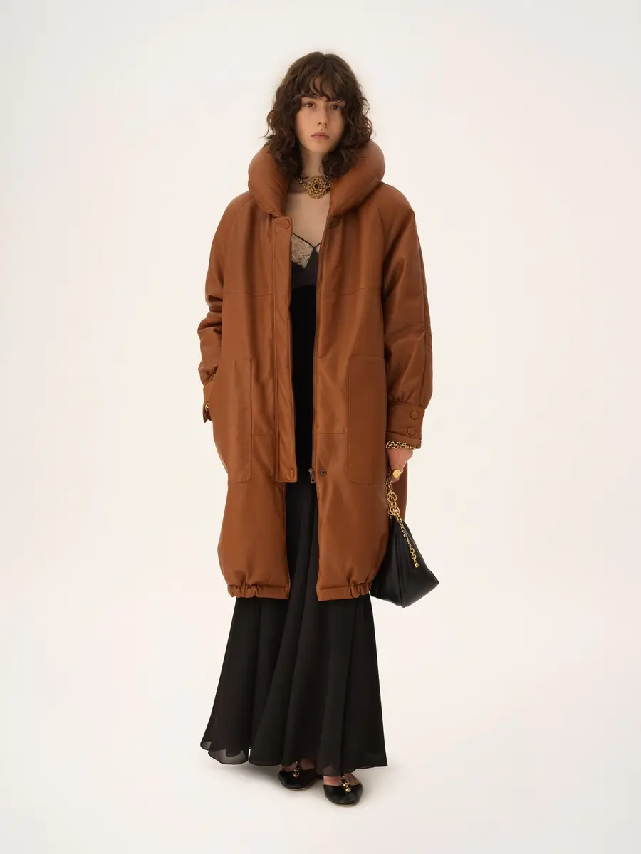 Chloé Long puffer coat in leather | Thumbnail 3