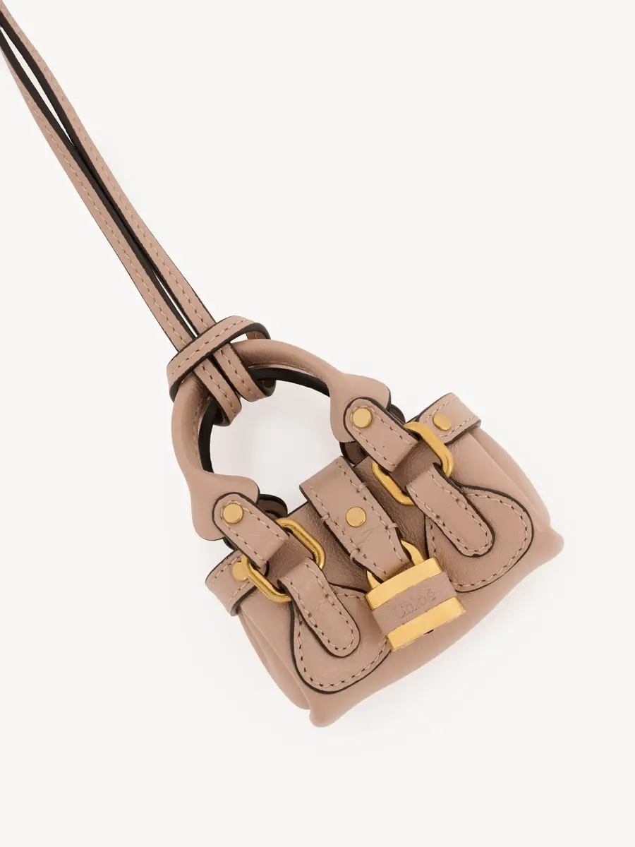 Chloé Chloé Symbols Mini Paddington bag charm in grained leather | Thumbnail 3 Chloé Chloé Symbols Mini Paddington bag charm in grained leather | Thumbnail 3