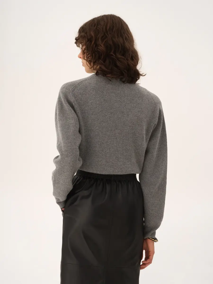Chloé Cropped fitted logo sweater in a wool knit | Thumbnail 5 Chloé Cropped fitted logo sweater in a wool knit | Thumbnail 5
