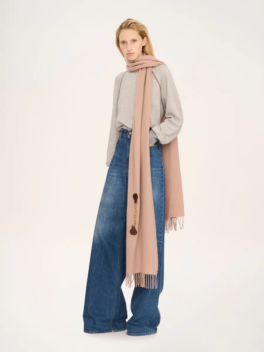 Chloé The Chloé Iconic scarf in wool | Thumbnail 6 Chloé The Chloé Iconic scarf in wool | Thumbnail 6