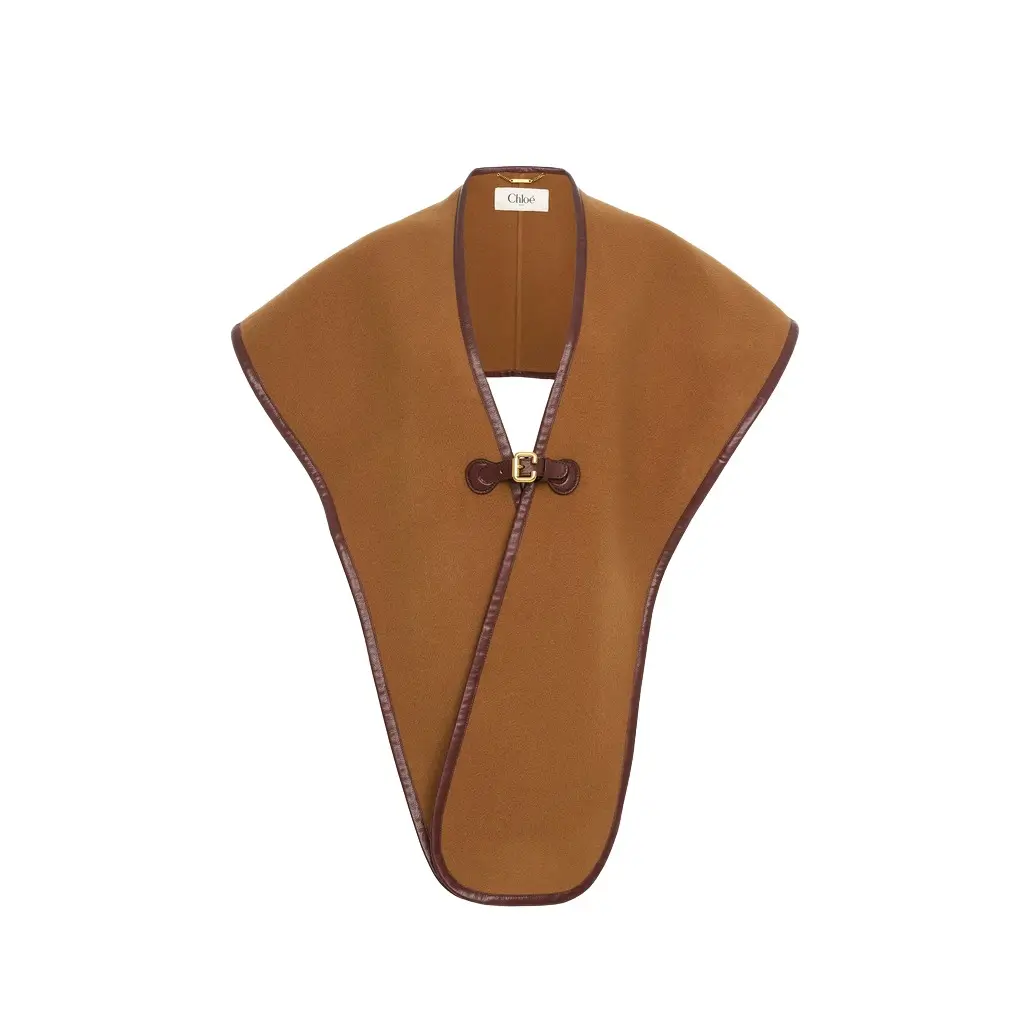 Chloé The Chloé Paddington cape in wool | Image 1 Chloé The Chloé Paddington cape in wool | Image 1