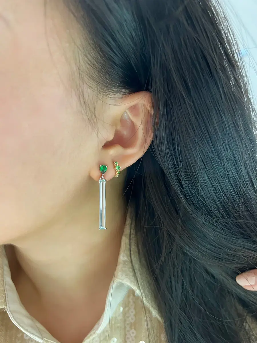 YI COLLECTION Big Aquamarine and Tsavorite Bar Earrings | Thumbnail 2 YI COLLECTION Big Aquamarine and Tsavorite Bar Earrings | Thumbnail 2
