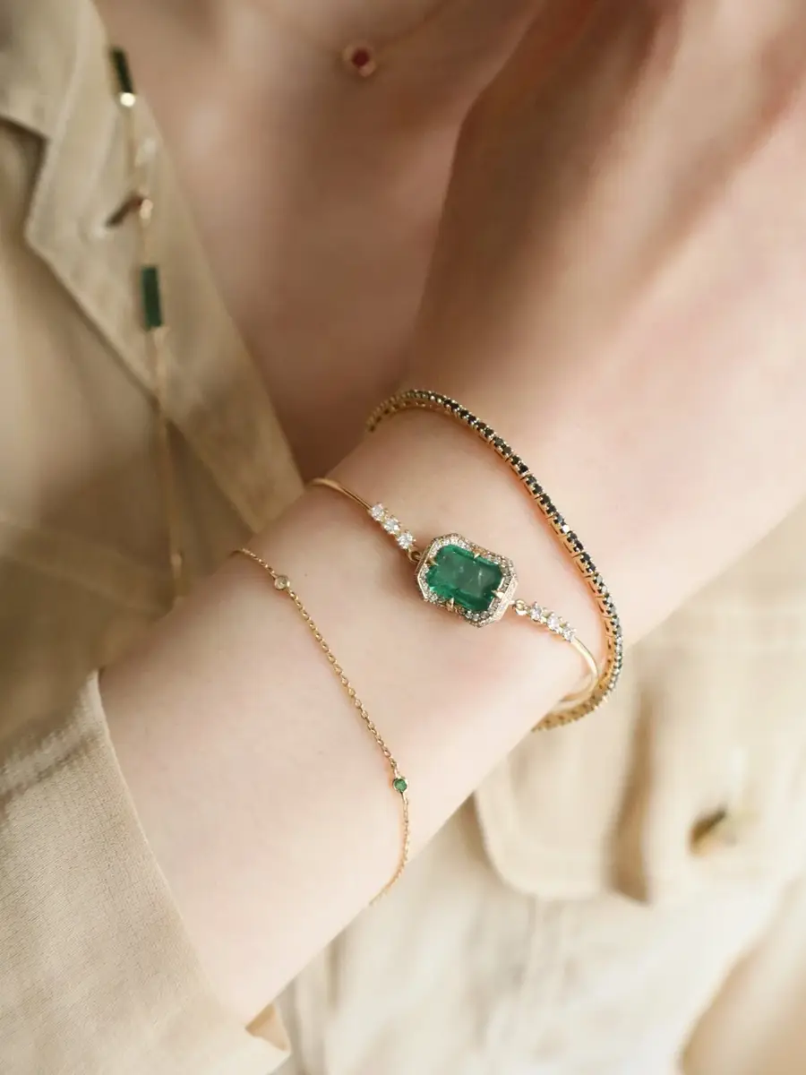 YI COLLECTION Emerald & Diamond Aurora Bangle | Thumbnail 2