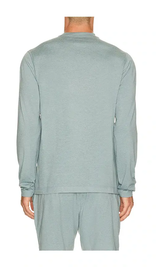 Vuori Ponto Performance Long Sleeve Tee | Thumbnail 7 Vuori Ponto Performance Long Sleeve Tee | Thumbnail 7