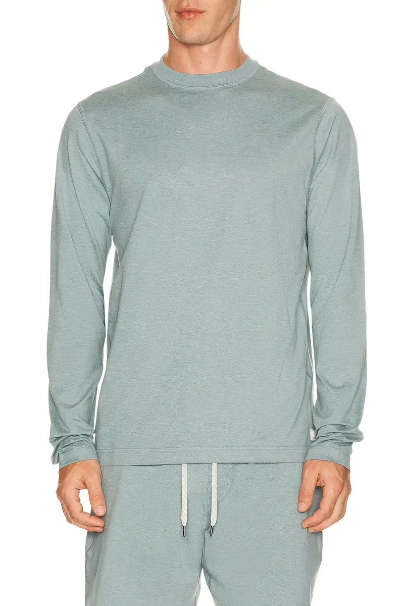Vuori Ponto Performance Long Sleeve Tee | Image 1 Vuori Ponto Performance Long Sleeve Tee | Image 1