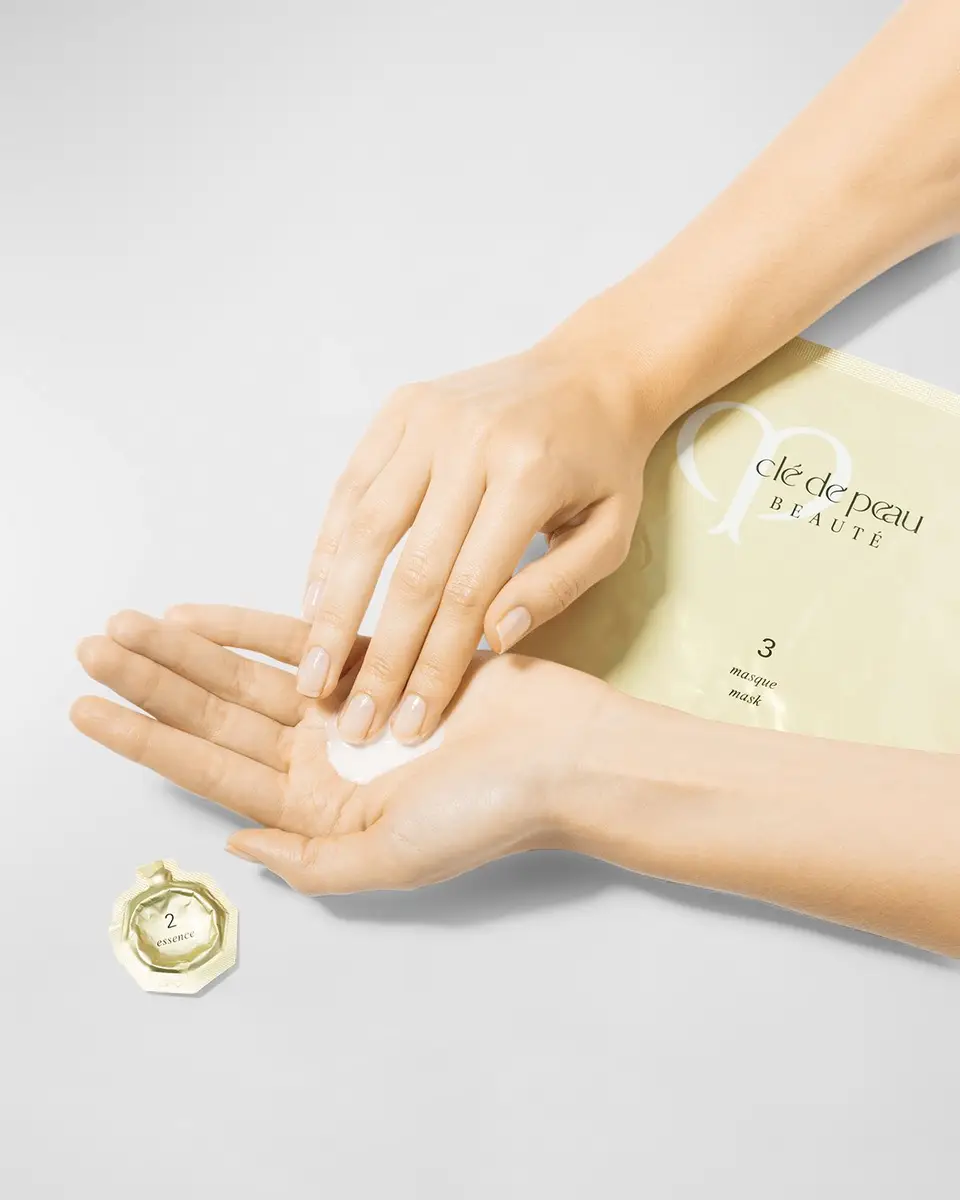 CLÉ DE PEAU BEAUTÉ Illuminating Concentrate (6 Sets) | Thumbnail 4 CLÉ DE PEAU BEAUTÉ Illuminating Concentrate (6 Sets) | Thumbnail 4